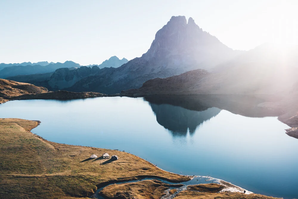 Kleine Zeltsiedlung - fotokunst von Leo Thomas