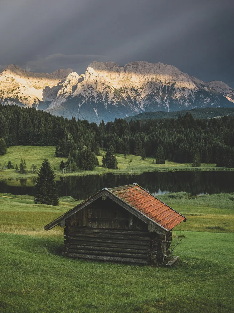 Hütte mit Ausblick - fotokunst von Gergo Kazsimer