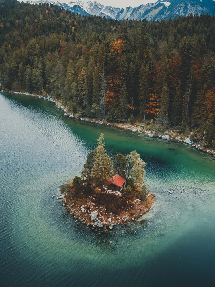 Hütte am See - fotokunst von Gergo Kazsimer