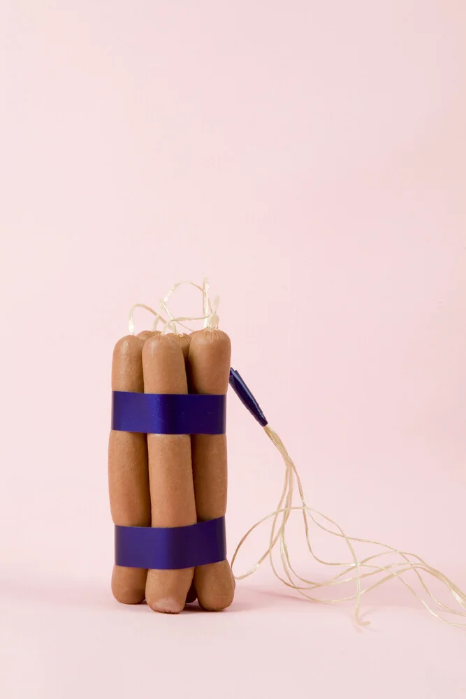 Dynamite Sausages - fotokunst von Loulou von Glup