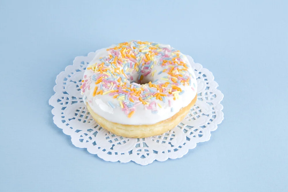 Doily Donut - fotokunst von Loulou von Glup