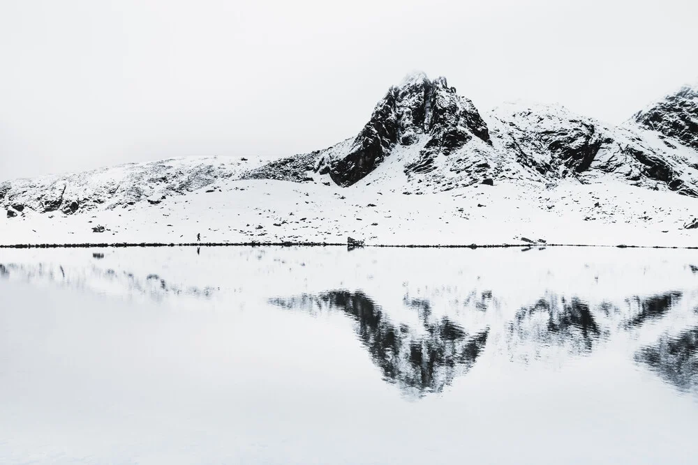 Calmness at the lake - Fineart photography by Frithjof Hamacher