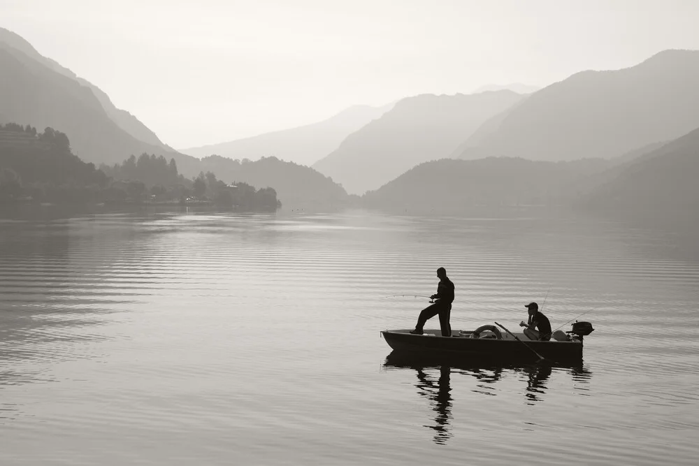 Angler am Bergsee - Fineart photography by Stefan Wensing