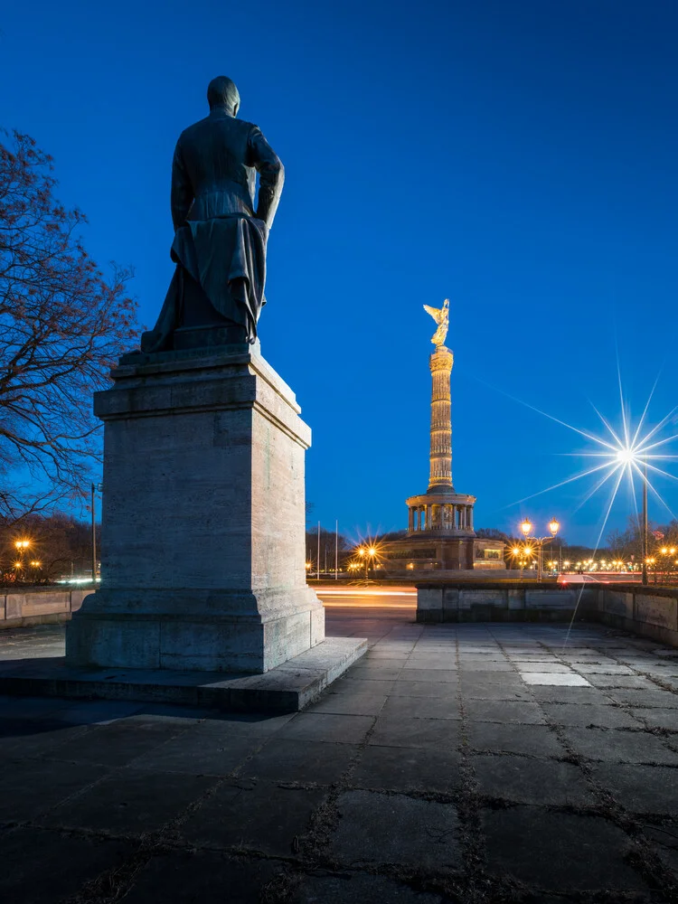 Berliner Großer Stern und Siegessäule am Abend - fotokunst von Ronny Behnert