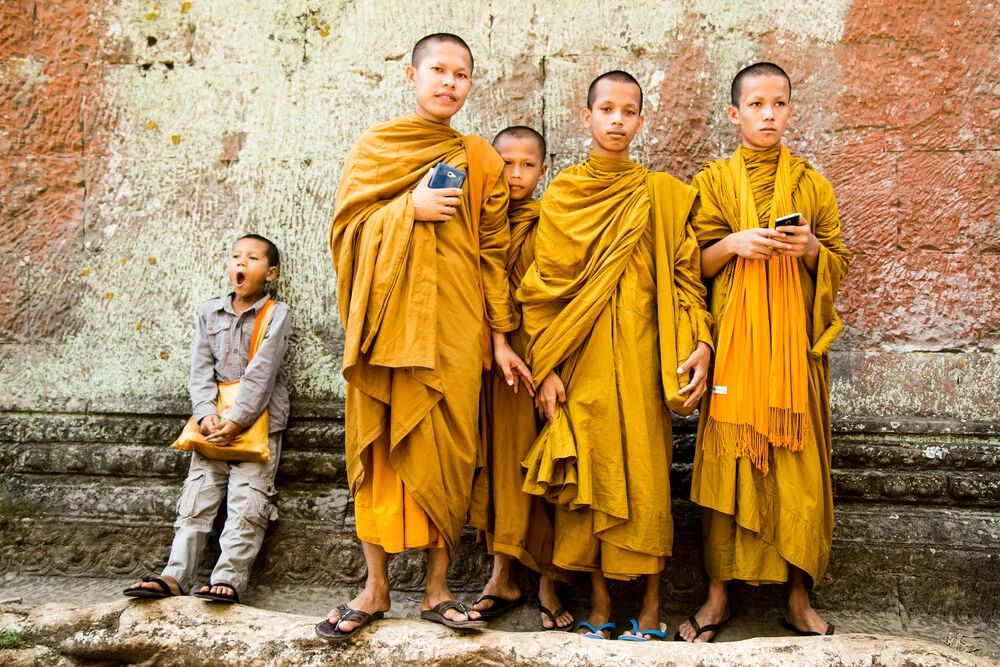 Mönche auf Reisen - fotokunst von Steffen Rothammel