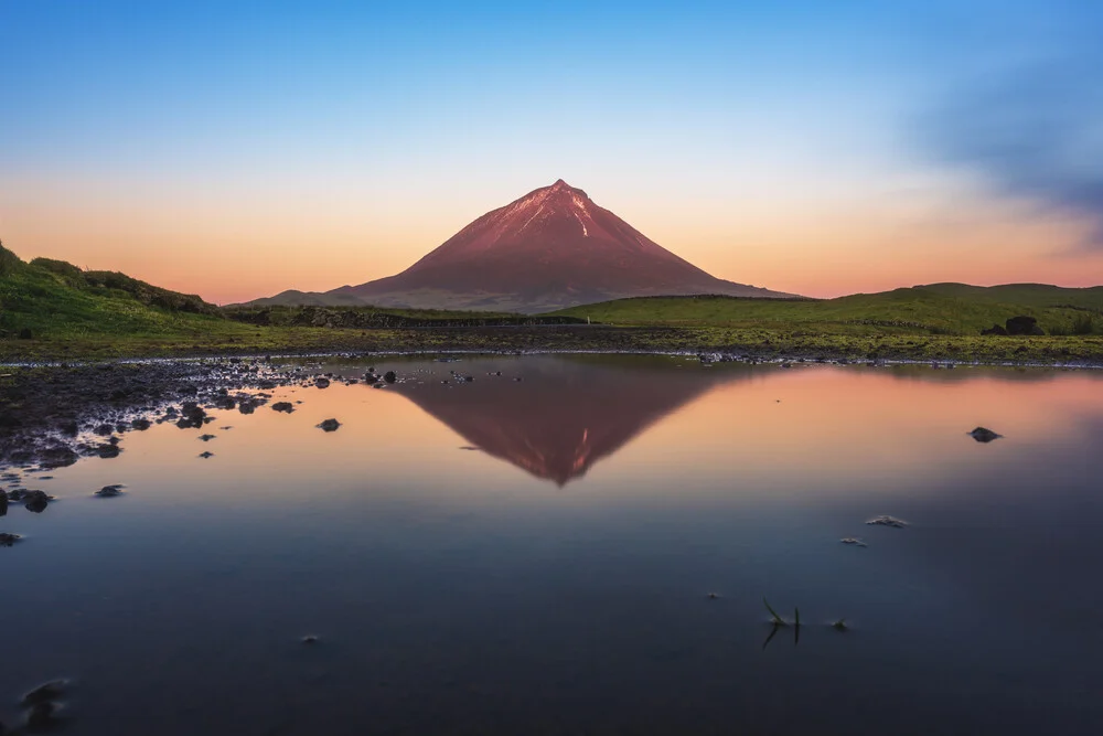 Pico Reflection - Fineart photography by Jean Claude Castor