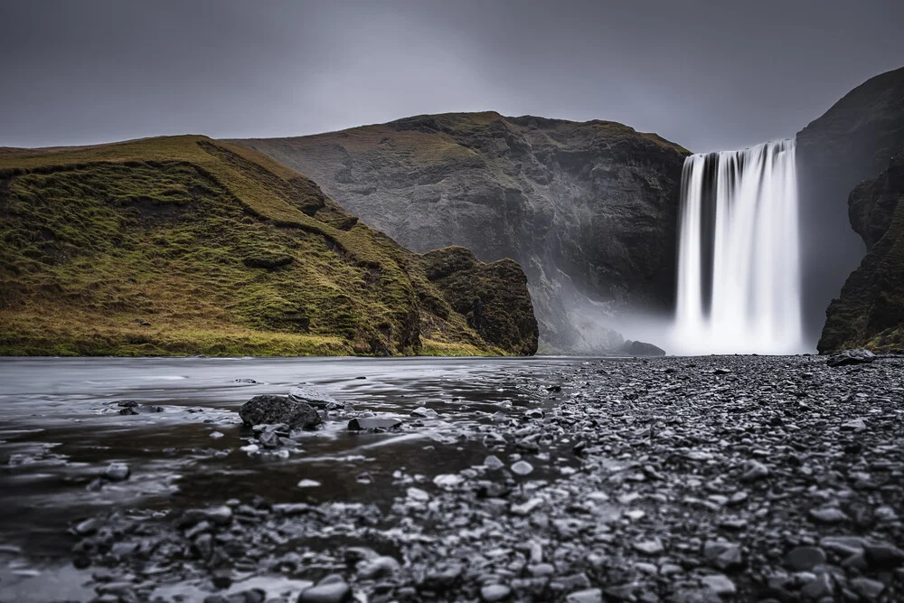 Skógafoss - fotokunst von Brian Decrop