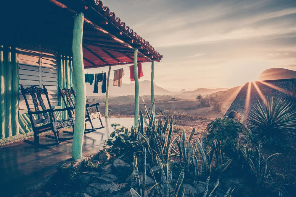 Kubanische Landgut im Morgenlicht - fotokunst von Franz Sussbauer