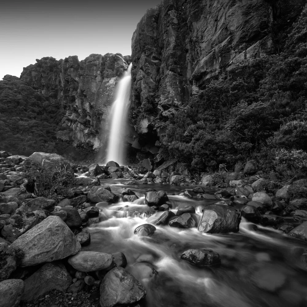 TARANAKI FALLS - fotokunst von Christian Janik