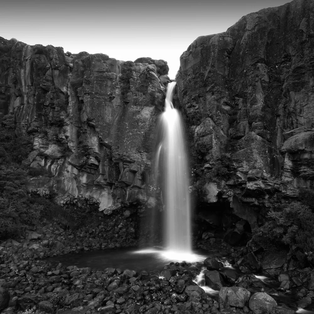 TARANAKI FALLS - fotokunst von Christian Janik