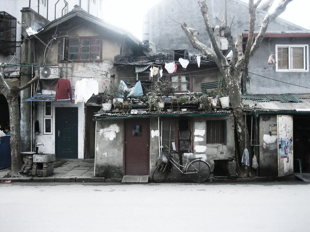 Shanghai small urban houses  - fotokunst von M. F.