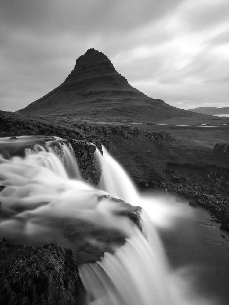 KIRKJUFELLSFOSS - Fineart photography by Christian Janik