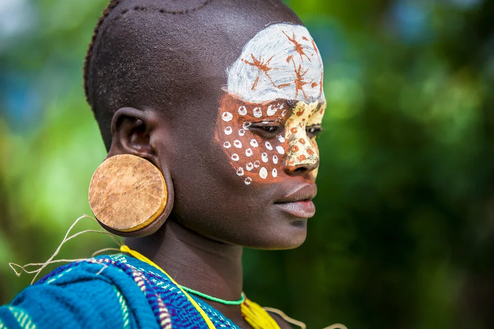 Earring - fotokunst von Miro May