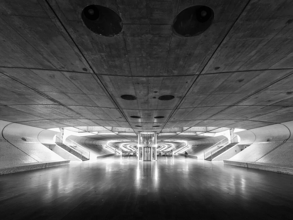 BAHNHOF ORIENTE - fotokunst von Christian Janik