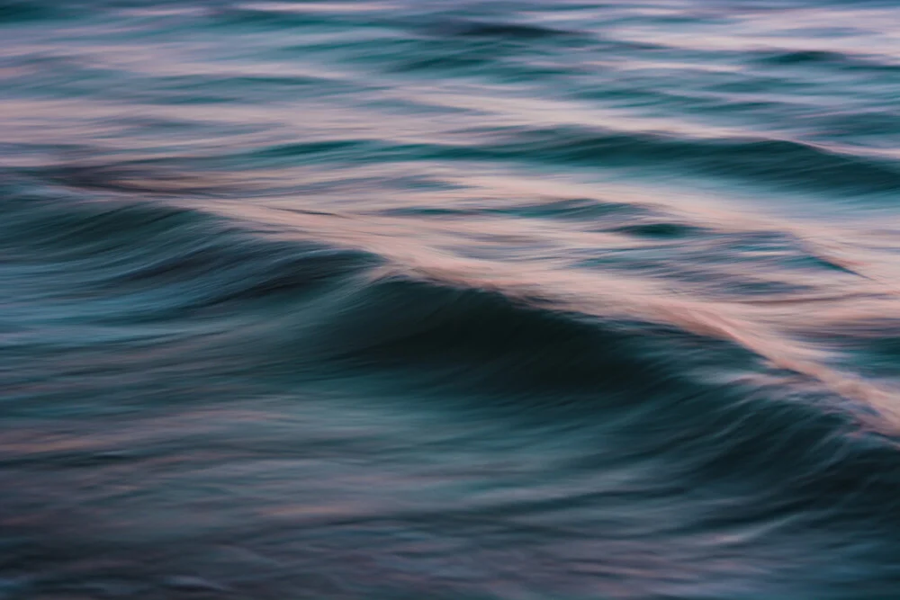 The Uniqueness of Waves XV - fotokunst von Tal Paz-fridman