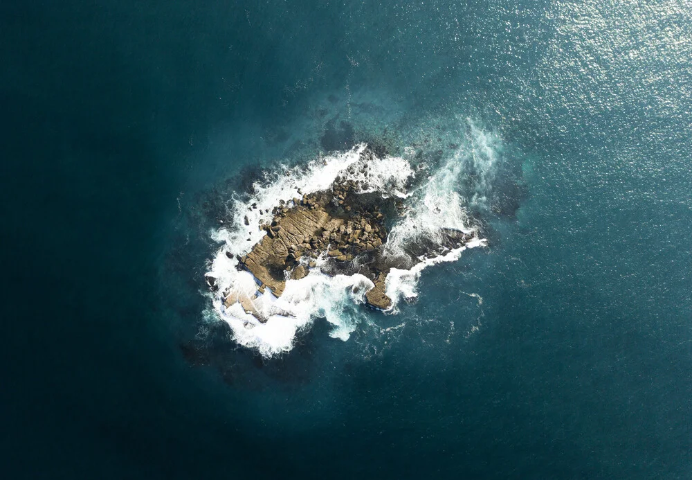 Lonely Island - fotokunst von Fin Matson