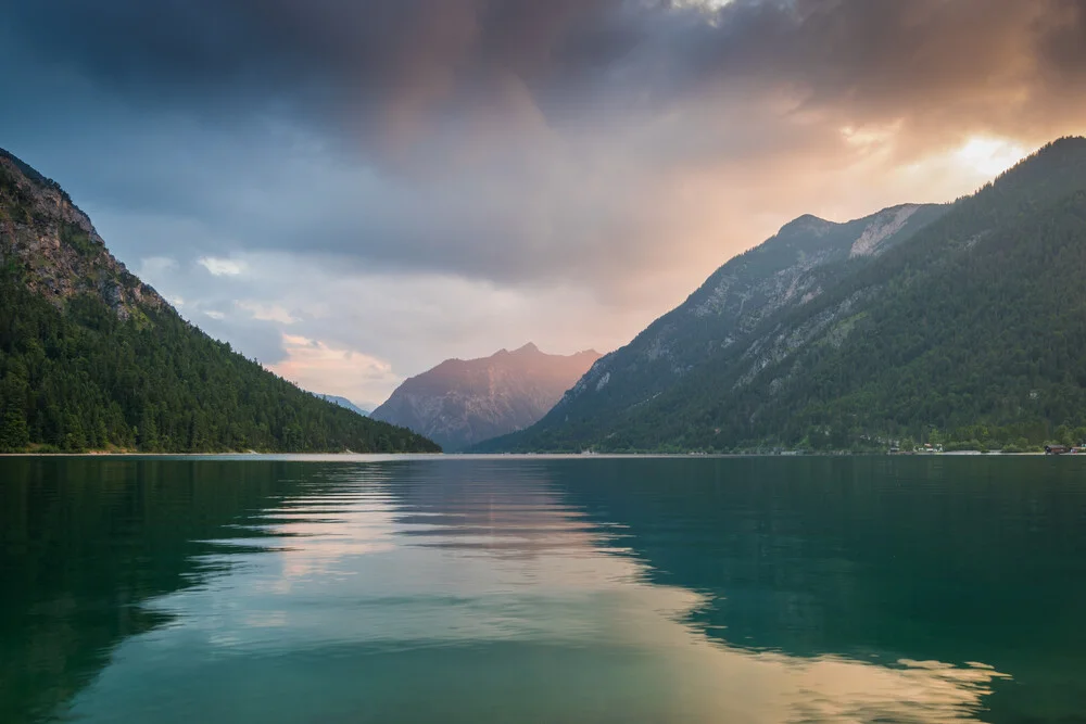 Sommerabend am Plansee - fotokunst von Martin Wasilewski