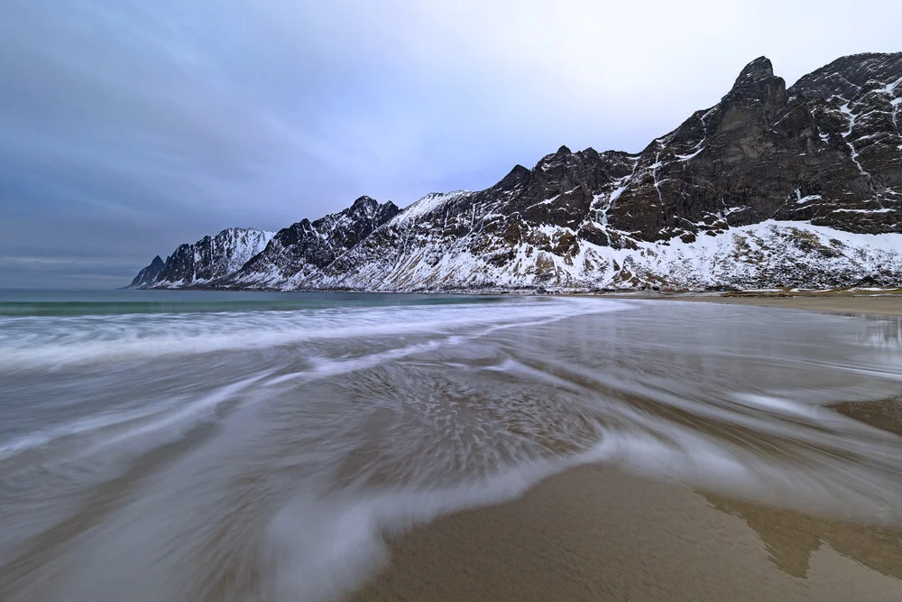 Strand von Ersfjord auf der Insel Senja - fotokunst von Dirk Heckmann