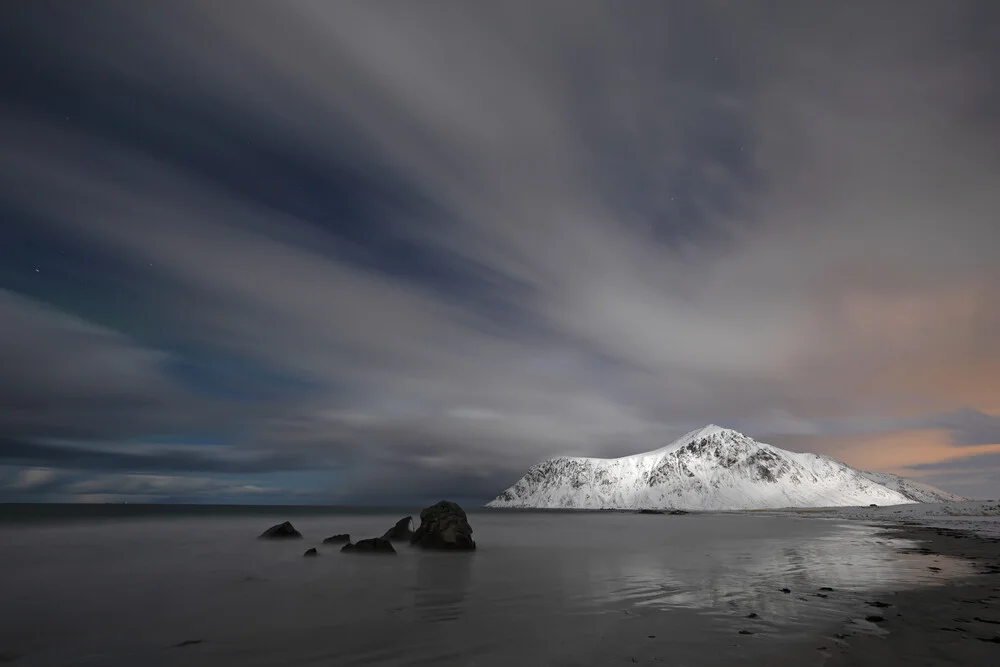 Lofoten bei Nacht - fotokunst von Dirk Heckmann