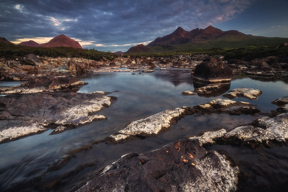 Schottland Sligachan Wasserfall auf der Isle of Skye - fotokunst von Jean Claude Castor