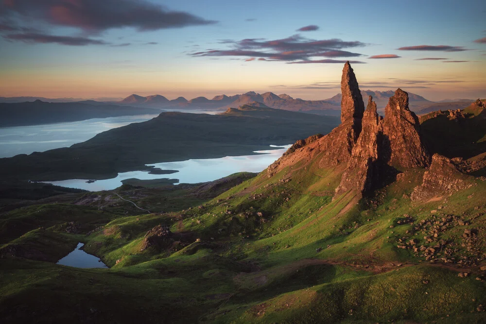 The Old Man of Storr Alpenglühen - fotokunst von Jean Claude Castor