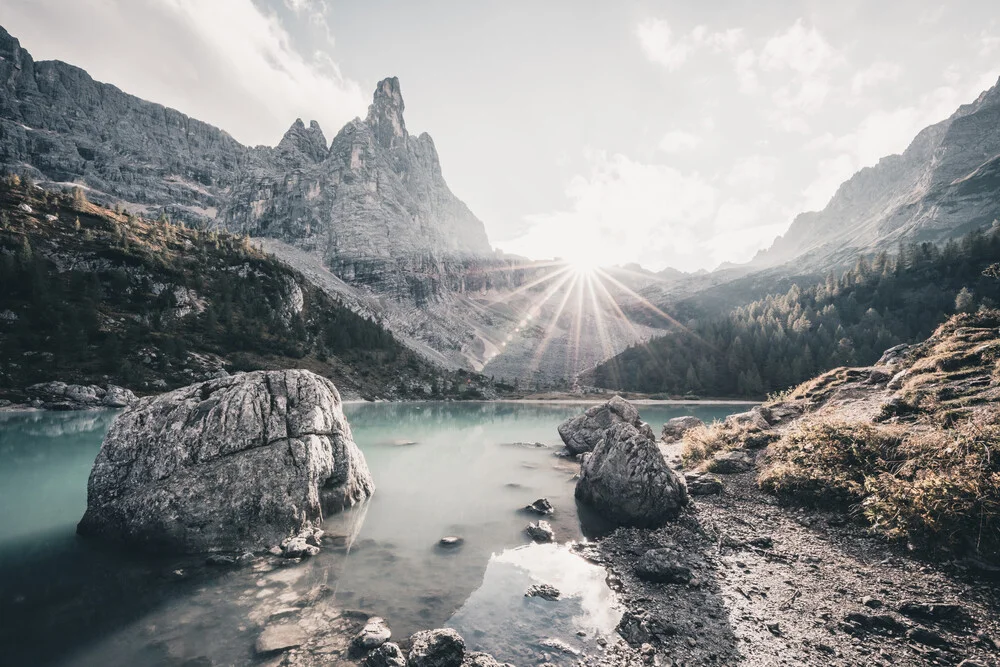 Sorapis See im Gegenlicht - fotokunst von Franz Sussbauer