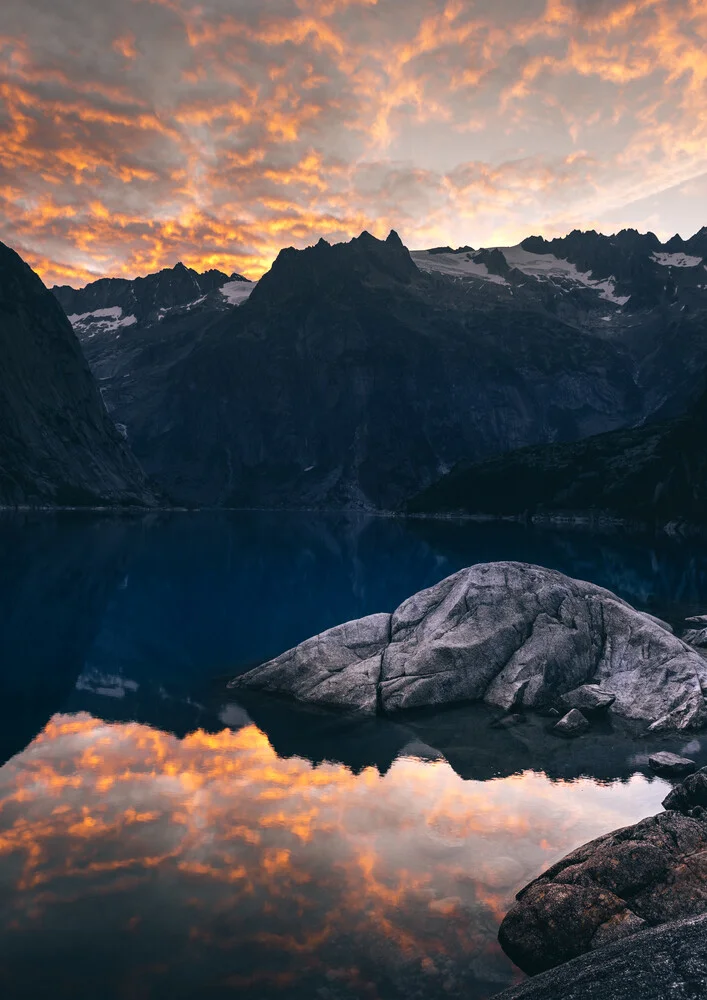 Burning Clouds at Lake Gelmer - Fineart photography by Niels Oberson