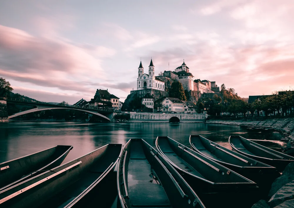 Festung Aarburg am Morgen - fotokunst von Niels Oberson