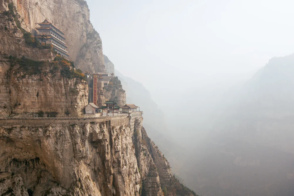 Mian Shan Gebirge // Shanxi Provinz, China - fotokunst von Manuel Gros