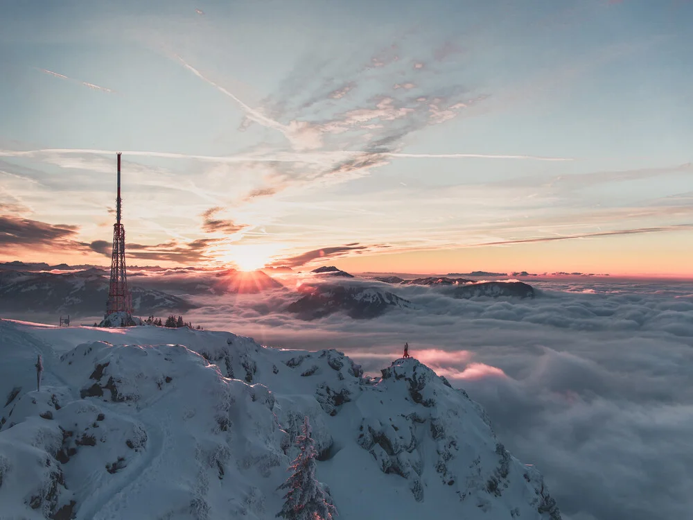 Handstand über den Wolken - fotokunst von Daniel Weissenhorn