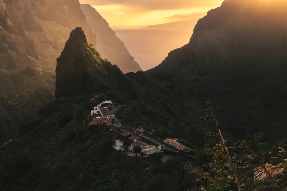 Teneriffa Masca Schlucht zum Sonnenuntergang - fotokunst von Jean Claude Castor