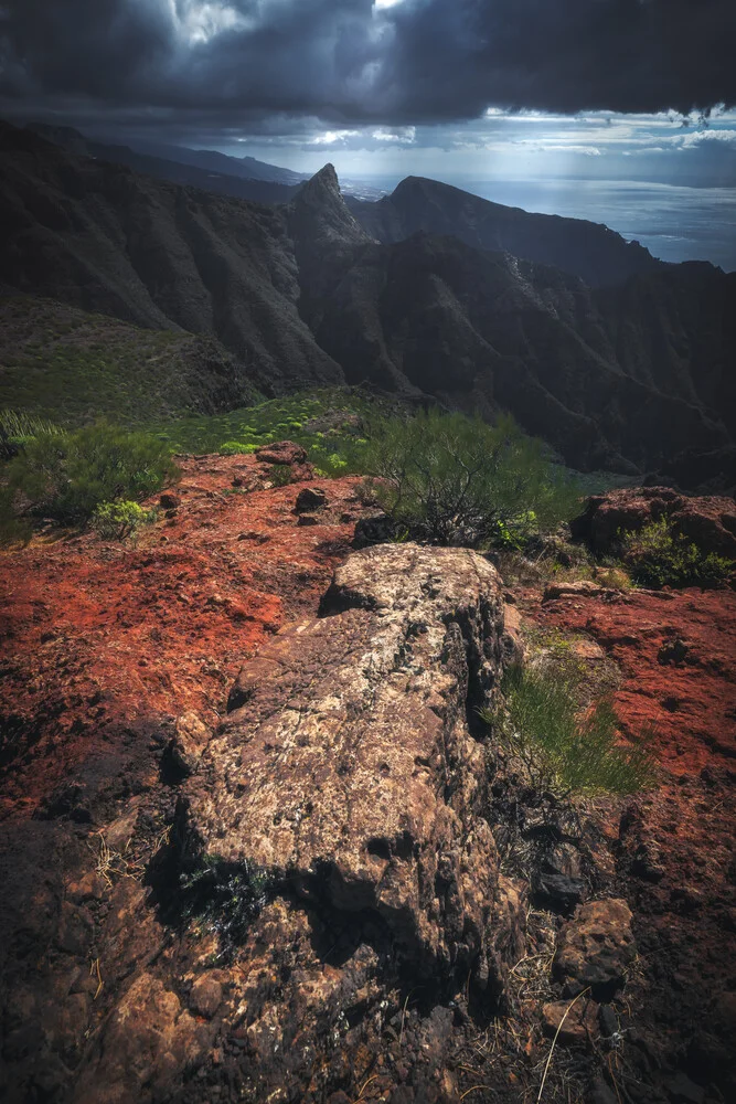 Teneriffa Masca Grat mit Wolken - fotokunst von Jean Claude Castor