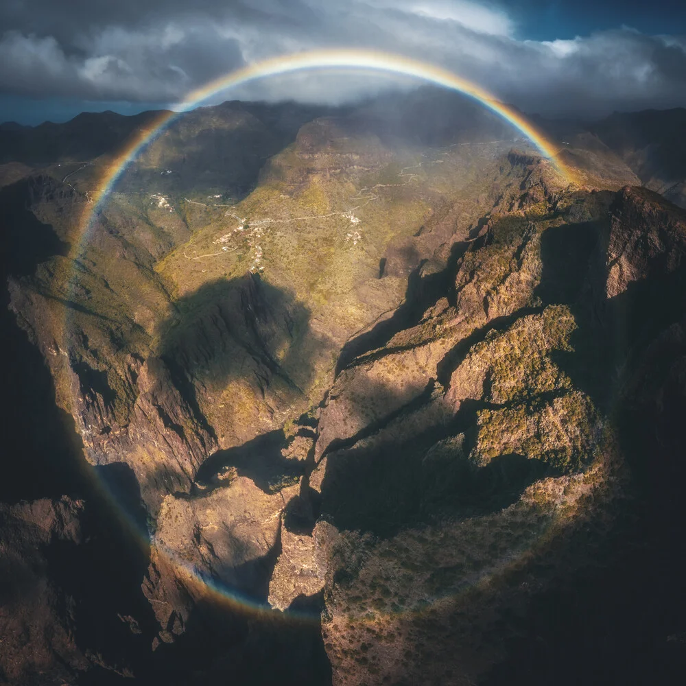 Teneriffa Masca Schlucht Luftaufnahme mit Regenbogen 360° - fotokunst von Jean Claude Castor