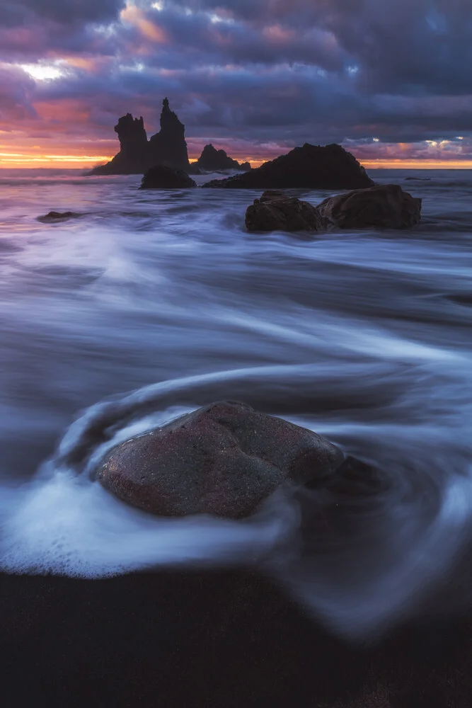 Teneriffa Benijo Strand zum Sonnenuntergang - fotokunst von Jean Claude Castor