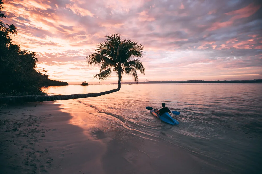 Sunset paddle into paradise - fotokunst von Sebastian ‚zeppaio' Scheichl