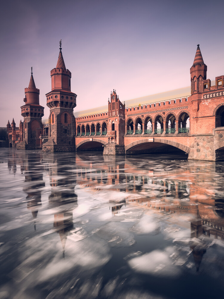 Oberbaum Bridge with ice floes on the River Spree - Fineart photography by Holger Nimtz