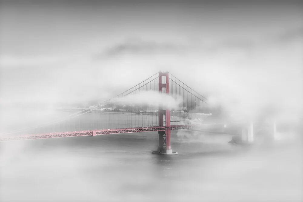 Foggy Golden Gate Bridge | colorkey - Fineart photography by Melanie Viola