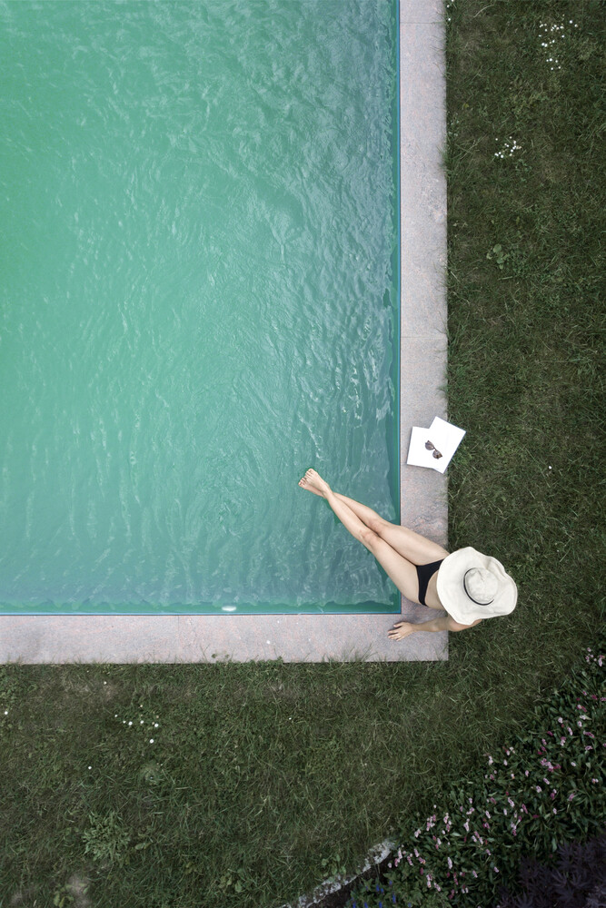 Summer at the Pool - fotokunst von Studio Na.hili