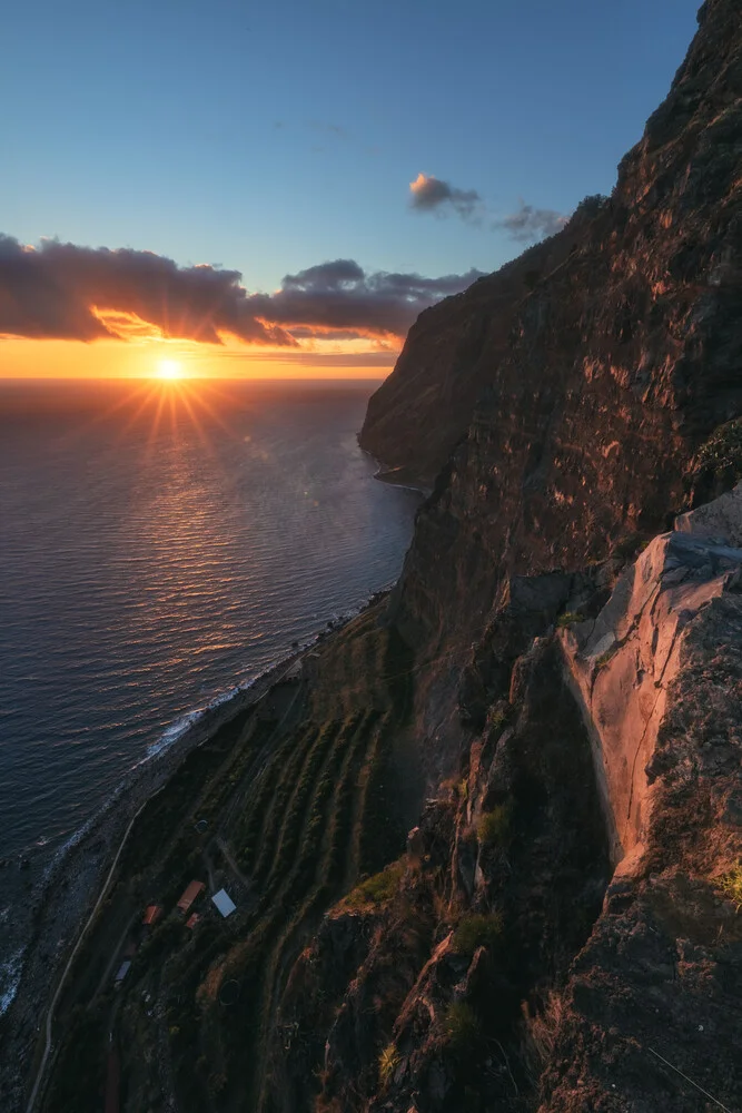 Madeira Cabo Girao Steilklippe zum Sonnenuntergang - fotokunst von Jean Claude Castor