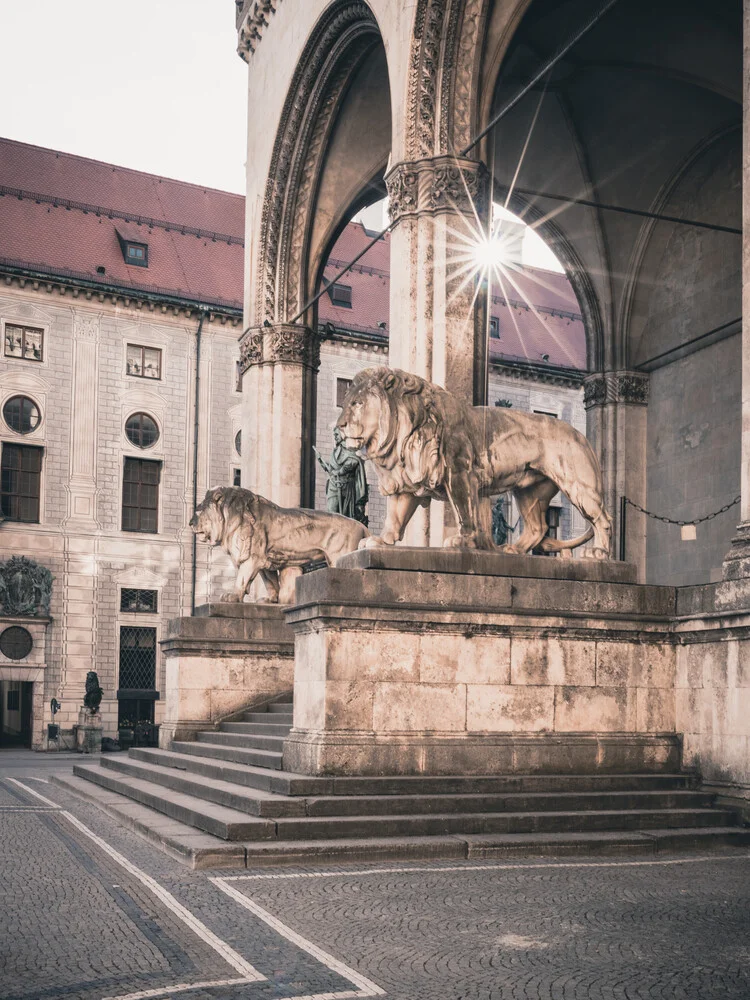 Wächter der Feldherrnhalle - fotokunst von Franz Sussbauer