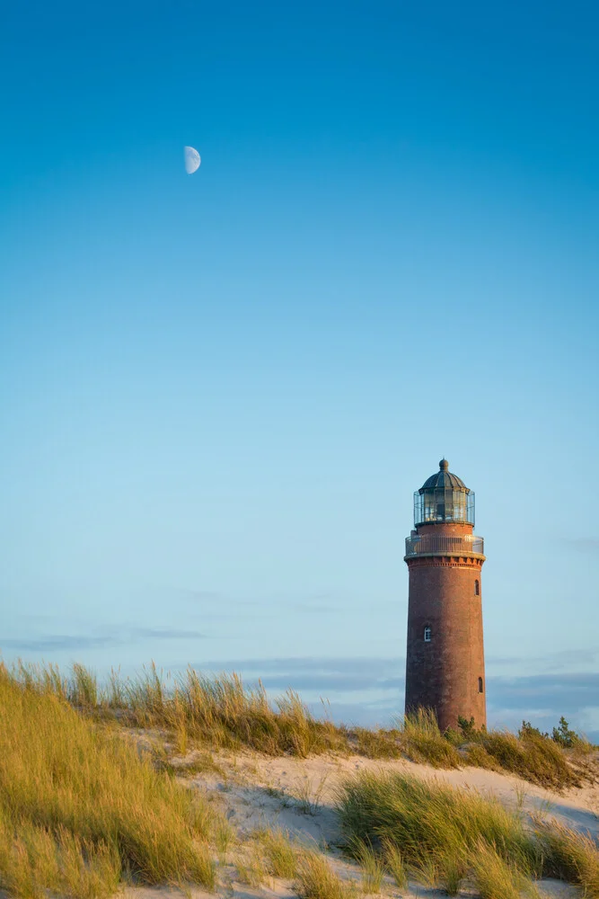 Luna and Lighthouse - Fineart photography by Martin Wasilewski