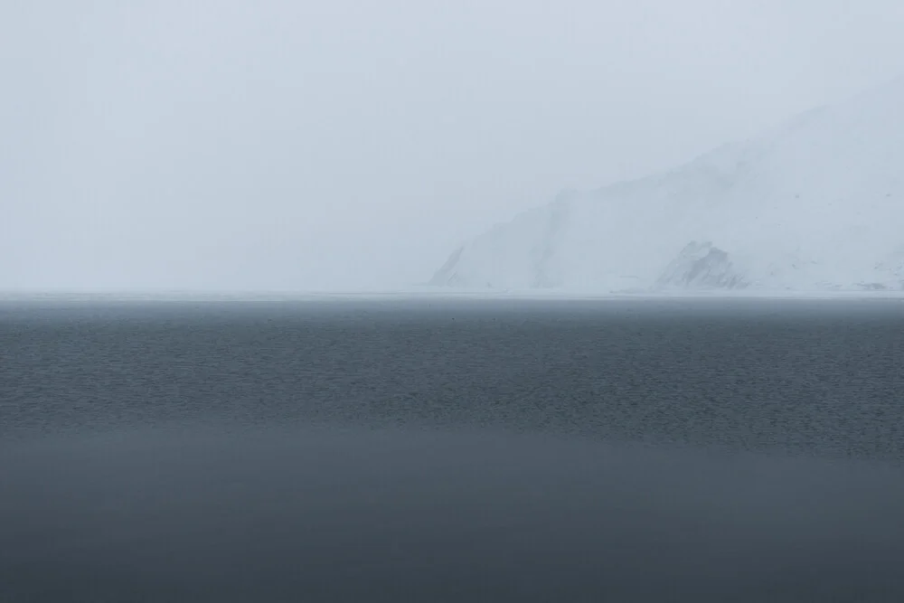 The morning mist floated on the lake - fotokunst von Li Ye