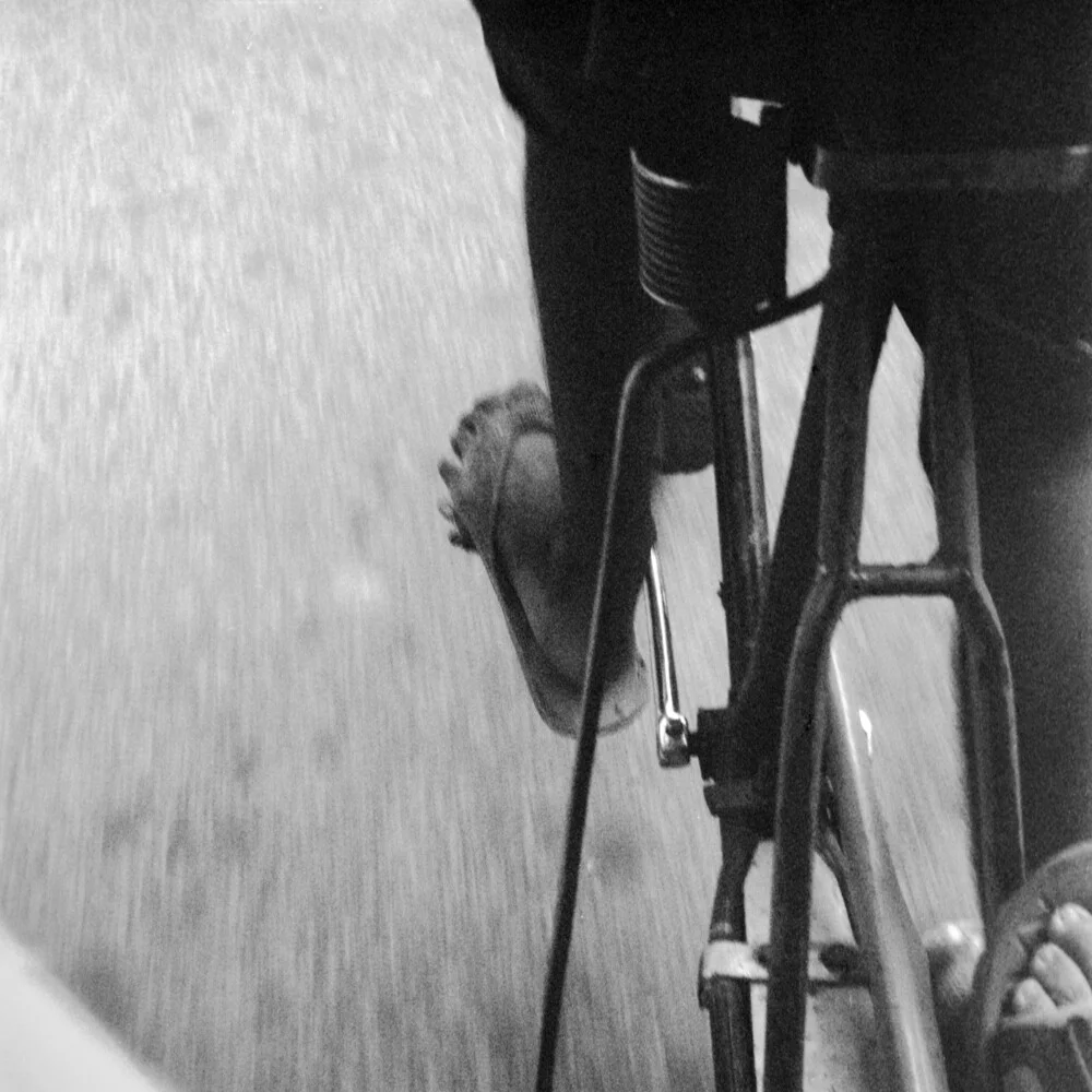 In der Fahrradrikscha  - fotokunst von Shantala Fels