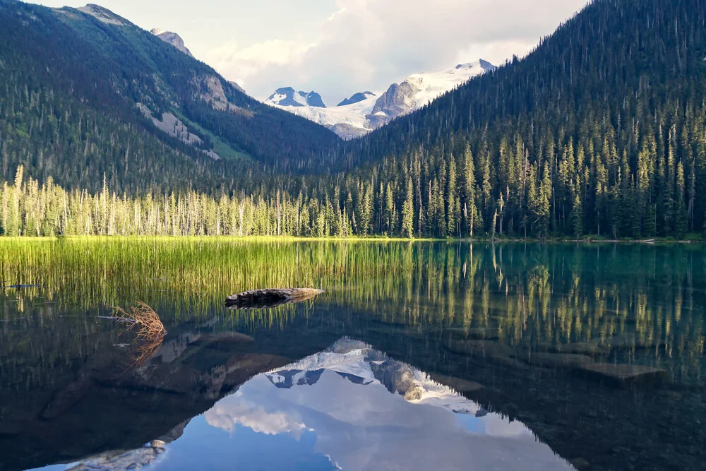 Joffre Lakes - fotokunst von Jianwei Yang