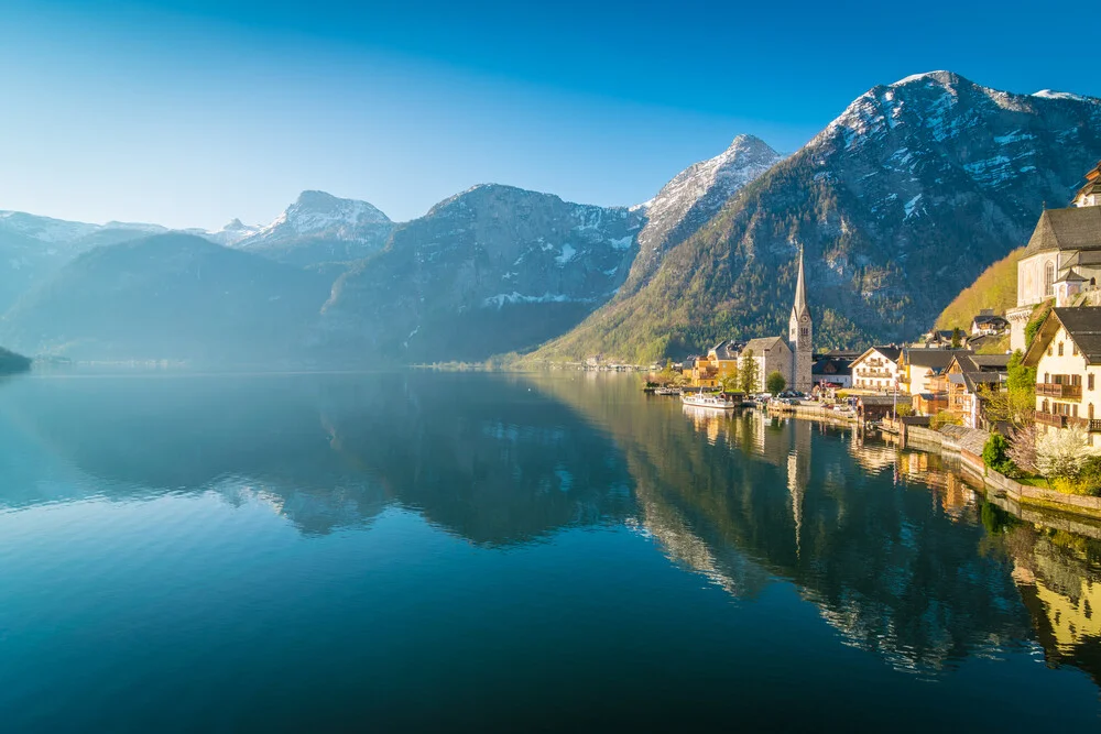 Sonnenaufgang in Hallstatt - fotokunst von Martin Wasilewski