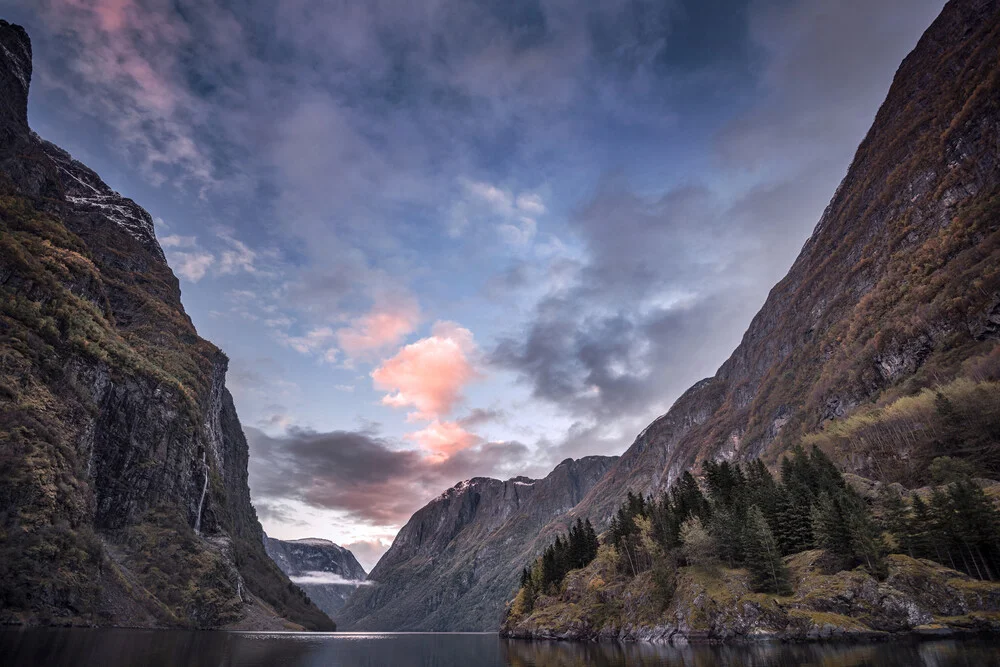 Sonnenuntergang im Fjord - fotokunst von Felix Baab