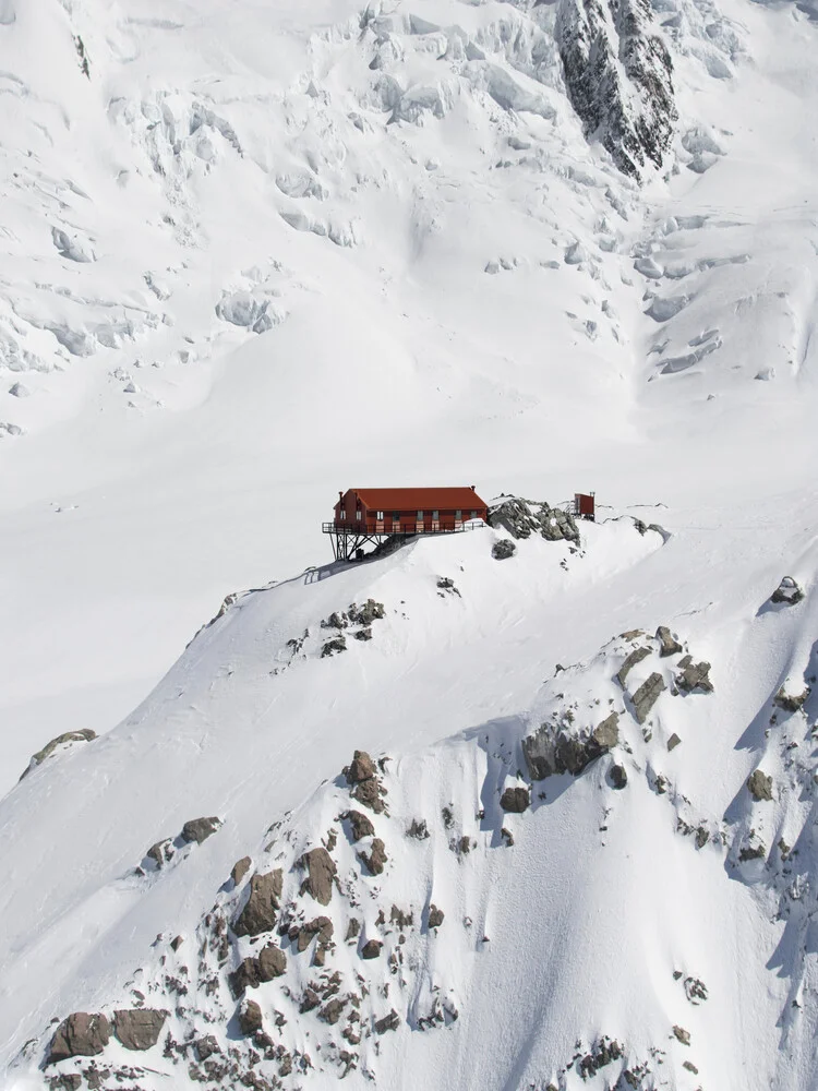 Plateau Hut - fotokunst von Frida Berg