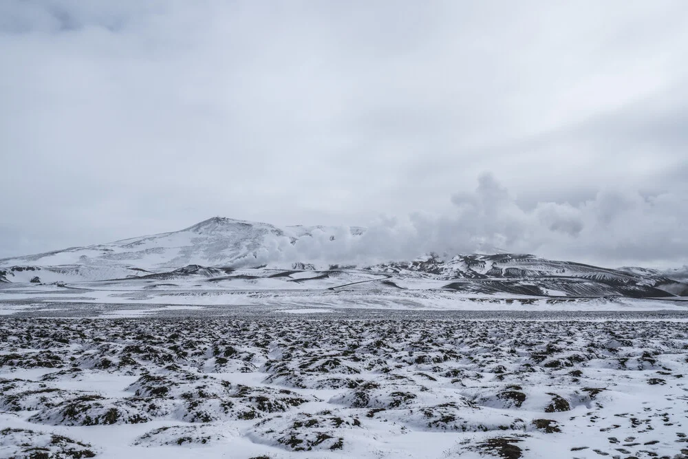 Lavaebene auf Island - fotokunst von Marvin Kronsbein