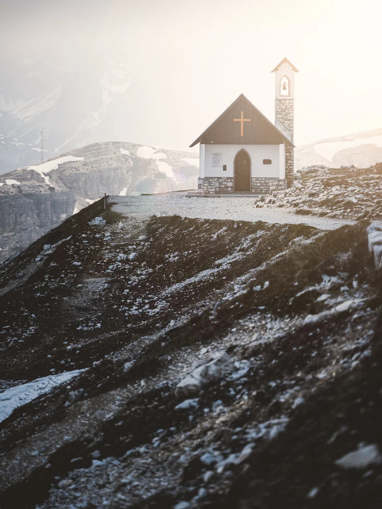 Lonely church for a lonely person. - fotokunst von Christian Becker