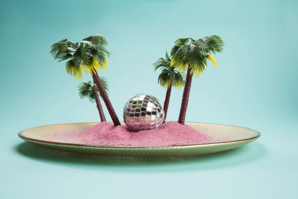 Tropical plate - fotokunst von Loulou von Glup